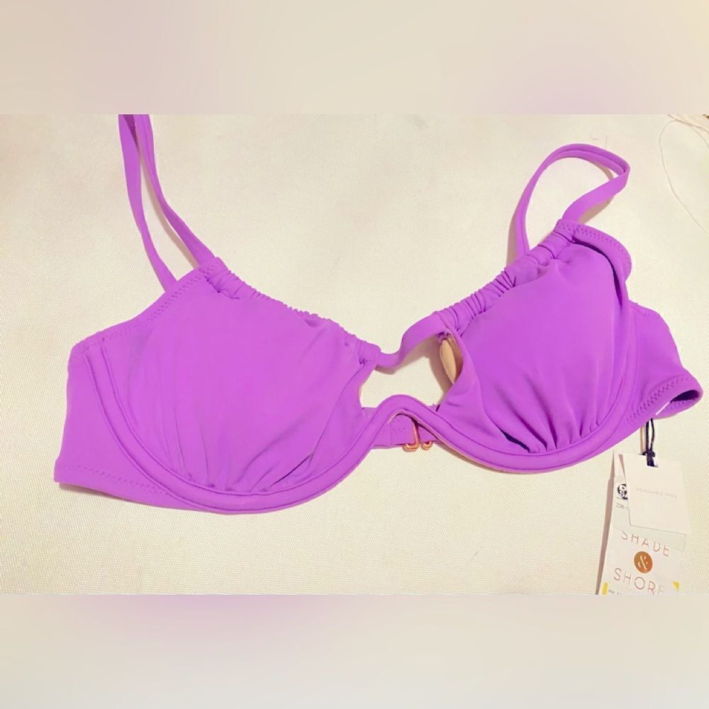 🛍️Shade & shade Tunneled neckline underwire Bikini Top Size : 34B, 36C 🔥